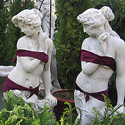 12-statues.gif